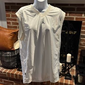 Nike Air Jordan Men White Sleeveless Jersey Shirt! Size:Large Black Logo